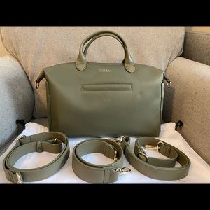 Mina Baie Emmy Mini Martin